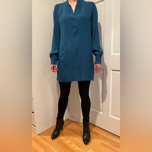 Diane Von Furstenburg azure blue long Rayon blouse with long sleeves Size 8